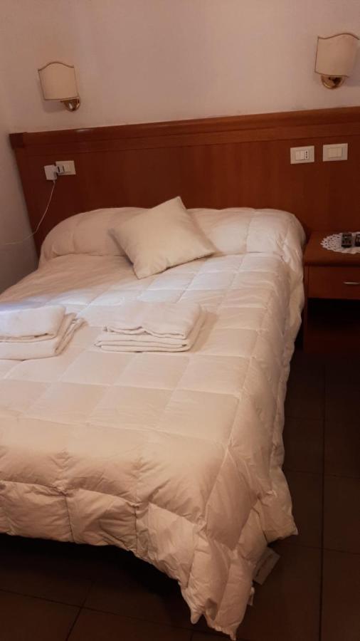 Roma Termini Tina Ya B&B Exteriör bild